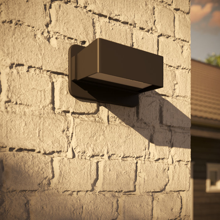 Latitude Run® Enochville 120 Volt Aluminum LED Wall Light Integrated